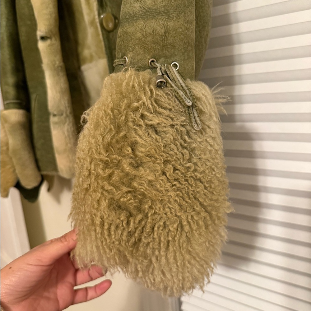 Vintage Green Genuine Shearling Fur Jacket With Flared Sleeves - Picture 5 of 12